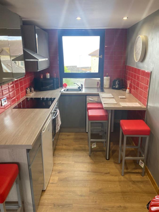 2 Bedroom Apartment In Saltcoats Town Beside The Seaside Exterior foto