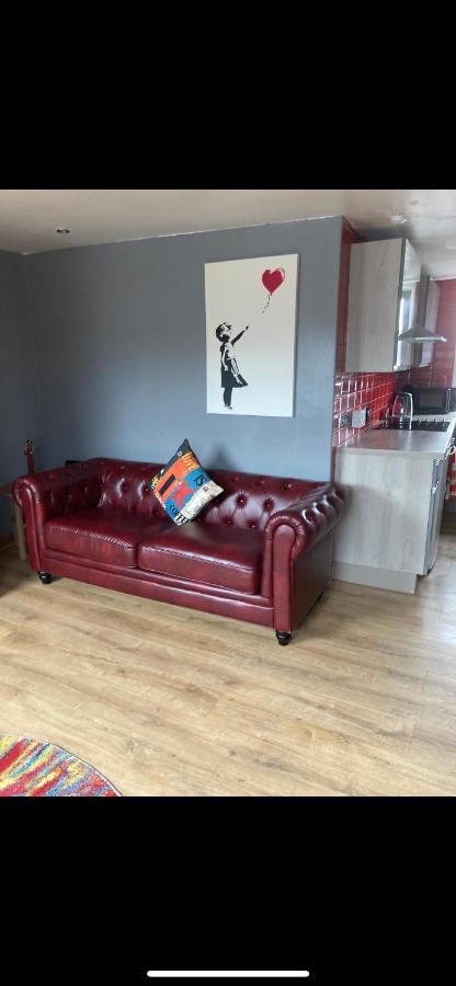 2 Bedroom Apartment In Saltcoats Town Beside The Seaside Exterior foto