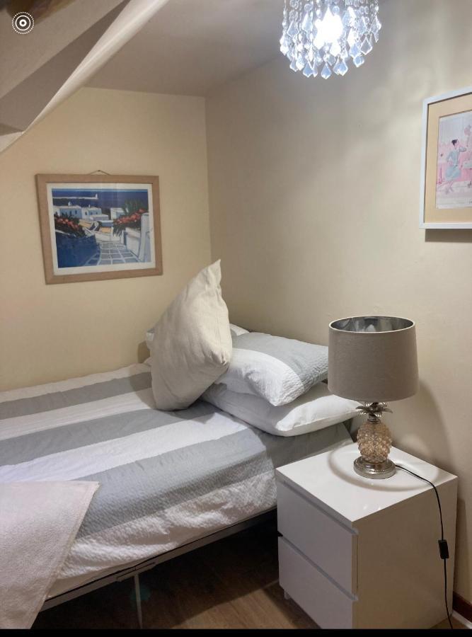 2 Bedroom Apartment In Saltcoats Town Beside The Seaside Exterior foto